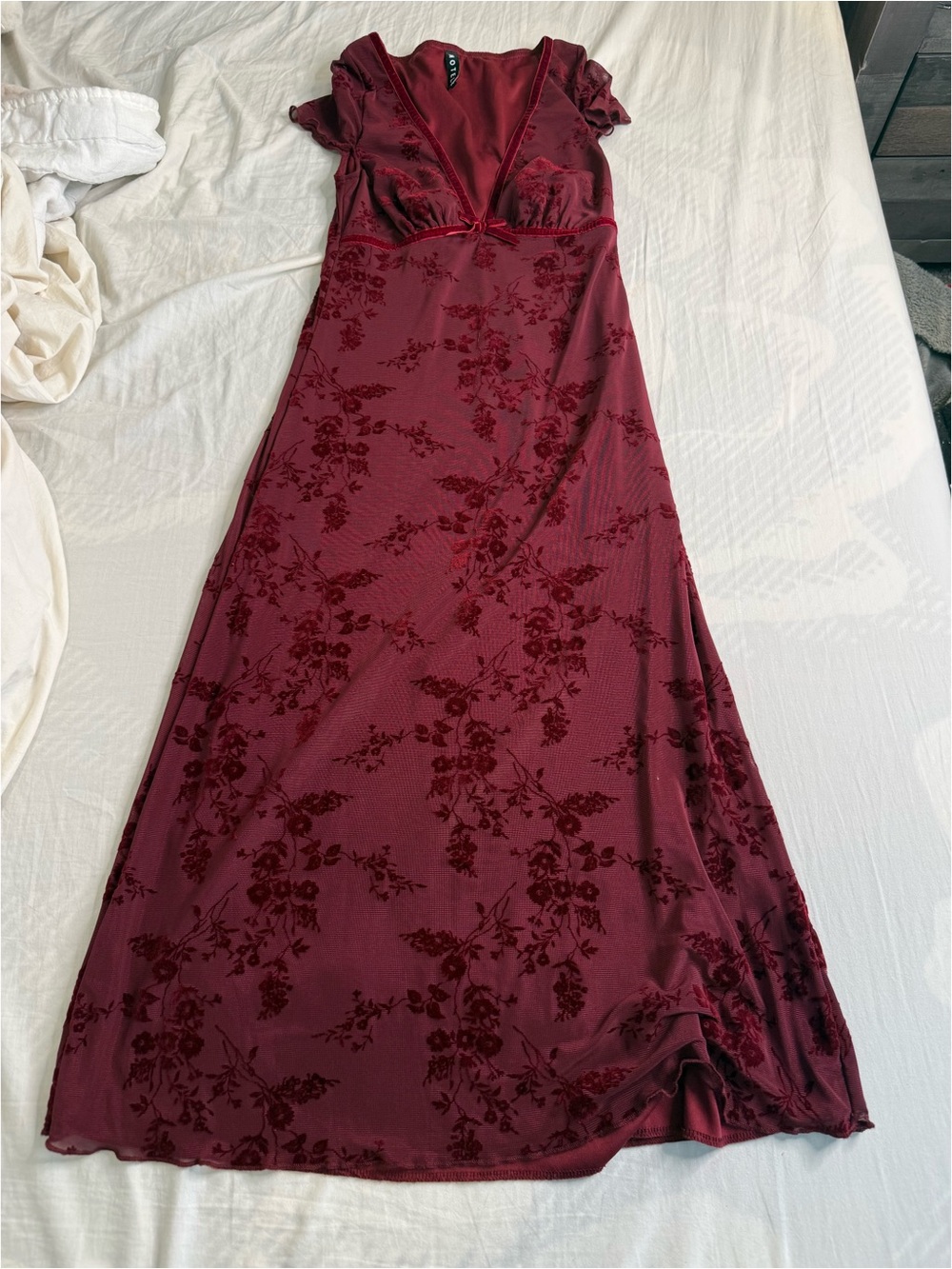 V-Neck Floral Maxi Dress in Wine - Picture 4 of 5
